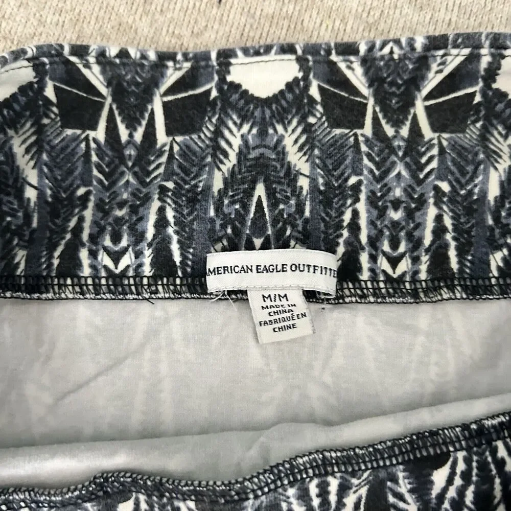 American Eagle Skirt Womens Medium All Over Print Geometric Blue White